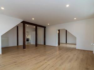 Pronájem atypického bytu, Praha, Na Švihance, 224 m2