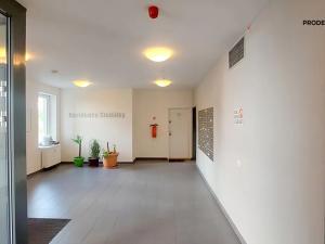 Prodej bytu 2+kk, Praha - Stodůlky, Nárožní, 52 m2