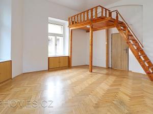 Pronájem bytu 2+1, Praha - Nové Město, Na Moráni, 62 m2