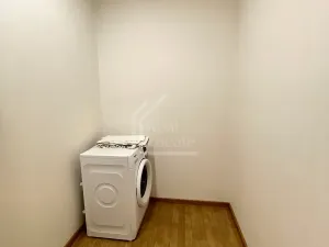 Pronájem bytu 1+kk, Praha - Karlín, Sokolovská, 97 m2