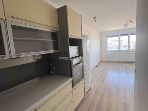 Pronájem bytu 2+kk, Praha - Stodůlky, Nárožní, 49 m2