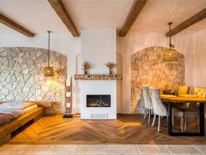 Prodej apartmánu, Lipí, 197 m2