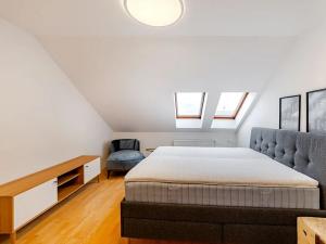 Pronájem bytu 3+kk, Praha - Karlín, Pernerova, 100 m2