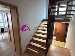 Pronájem rodinného domu, Charváty, 250 m2