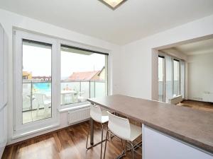 Pronájem bytu 3+kk, Praha - Kobylisy, Ke Stírce, 72 m2
