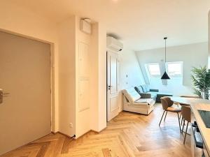 Pronájem bytu 2+kk, Praha - Vršovice, Tolstého, 48 m2