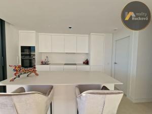 Prodej bytu 4+kk, Fuengirola, Španělsko, 117 m2