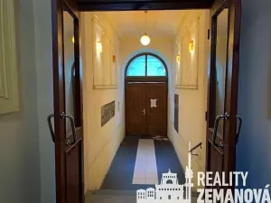 Pronájem bytu 1+1, Praha - Smíchov, Vltavská, 30 m2