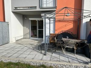 Pronájem bytu 1+kk, Praha - Zličín, Sazovická, 36 m2