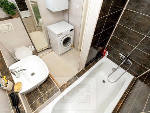 Prodej bytu 2+1, Říčany, nám. Československé armády, 72 m2