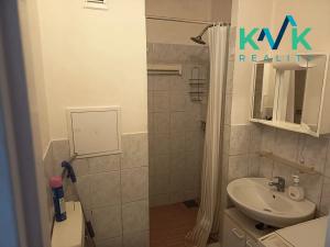 Pronájem bytu 1+kk, Karlovy Vary, Fibichova, 18 m2