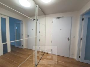 Pronájem bytu 1+kk, Praha - Holešovice, Jankovcova, 42 m2