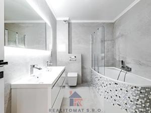 Prodej bytu 4+kk, Praha - Komořany, Pod lesem, 127 m2