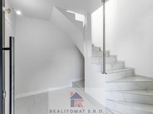 Prodej bytu 4+kk, Praha - Komořany, Pod lesem, 127 m2