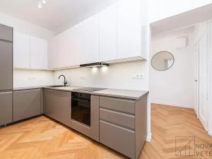 Prodej bytu 4+kk, Praha - Holešovice, Na Maninách, 95 m2