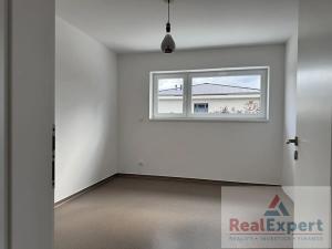 Pronájem rodinného domu, Šestajovice, Křížovnická, 180 m2