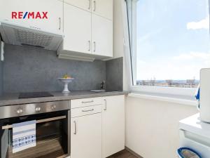 Pronájem bytu 1+1, Praha - Troja, Krynická, 29 m2