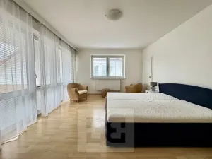 Pronájem rodinného domu, Česká, 200 m2