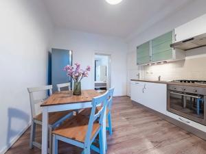 Prodej bytu 2+1, Praha - Libeň, Drahobejlova, 65 m2