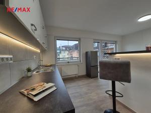 Pronájem bytu 2+kk, Kladno, Vojtěcha Lanny, 51 m2