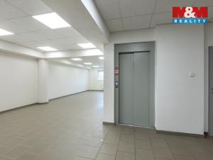 Pronájem obchodního prostoru, Louny, Březinova, 210 m2