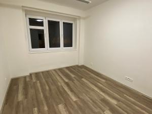 Pronájem bytu 2+kk, Praha - Vysočany, Pod strojírnami, 52 m2