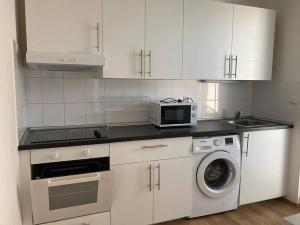 Pronájem bytu 2+kk, Praha - Letňany, Kadečkové, 52 m2