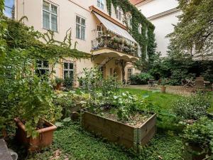 Pronájem atypického bytu, Praha - Staré Město, Liliová, 62 m2