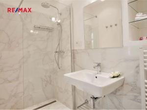 Pronájem bytu 3+kk, Praha - Karlín, Křižíkova, 75 m2