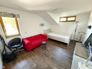 Pronájem bytu 3+1, Kostomlaty pod Milešovkou, Husova, 100 m2