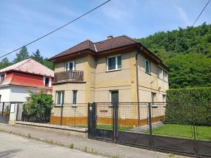 Prodej rodinného domu, Měchenice, M. J. Hurta, 230 m2