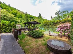 Prodej rodinného domu, Měchenice, M. J. Hurta, 230 m2