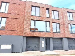 Pronájem bytu 2+kk, Praha - Čakovice, Bělomlýnská, 31 m2