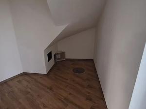 Pronájem bytu 2+kk, Praha - Čakovice, Bělomlýnská, 31 m2