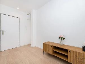 Prodej bytu 2+kk, Praha - Kobylisy, Třeboradická, 48 m2