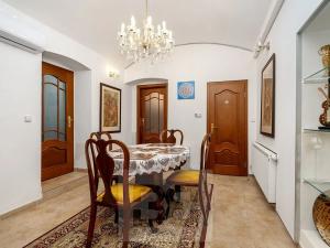 Prodej bytu 3+1, Praha - Vinohrady, Na Kozačce, 95 m2