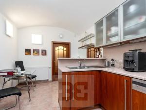 Prodej bytu 3+1, Praha - Vinohrady, Na Kozačce, 95 m2