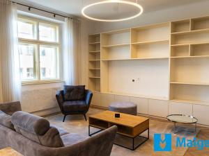 Prodej bytu 2+1, Praha - Vinohrady, náměstí Jiřího z Lobkovic, 72 m2