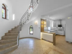 Pronájem vily, Praha, 243 m2