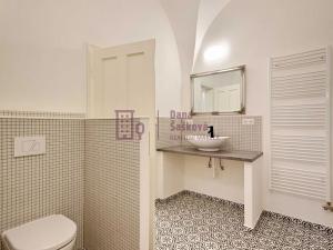 Pronájem bytu 2+1, Jindřichův Hradec, nám. Míru, 71 m2