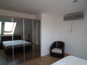 Pronájem bytu 3+kk, Praha - Karlín, Hybešova, 90 m2