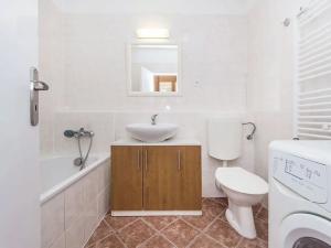 Prodej bytu 1+kk, Praha - Troja, Hnězdenská, 36 m2