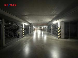 Pronájem garáže, Praha - Košíře, Zahradníčkova, 18 m2