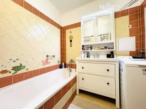 Pronájem bytu 2+1, Hluboká nad Vltavou, Palackého, 56 m2