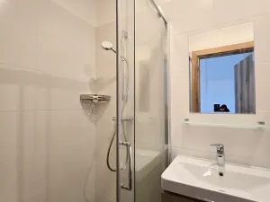 Pronájem bytu 1+kk, Praha - Šeberov, Zadní, 23 m2