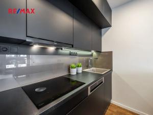 Pronájem bytu 2+kk, Praha - Vysočany, Pod Harfou, 55 m2