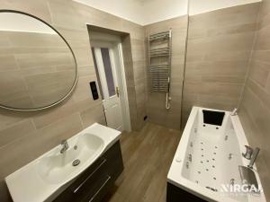 Pronájem bytu 2+1, Praha - Smíchov, Plzeňská, 58 m2