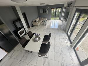 Prodej rodinného domu, Sulice, K Hájku, 185 m2