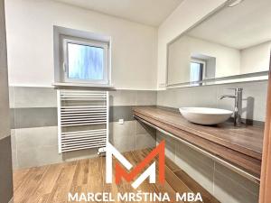 Pronájem bytu 2+1, Náchod, Husovo náměstí, 74 m2