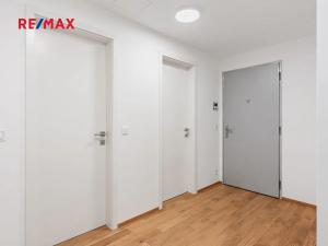 Pronájem bytu 2+kk, Praha - Radlice, U Komína, 54 m2